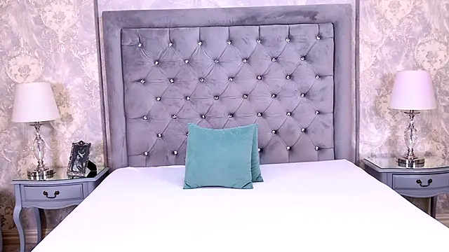 LexiRiley online show from 4, 12, 2025