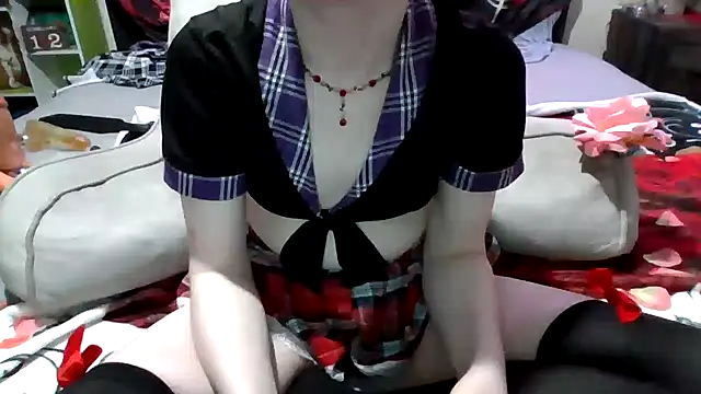 Snapshot of AverageRose chatting on 12, 2, 2025 AverageRose online show from 12, 2, 2025