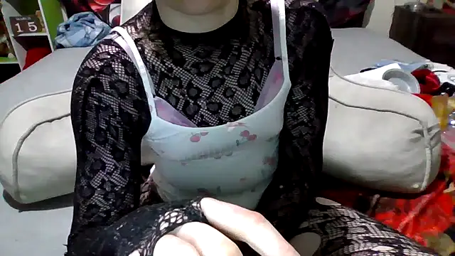 Snapshot of AverageRose chatting on 16, 3, 2025 AverageRose online show from 16, 3, 2025