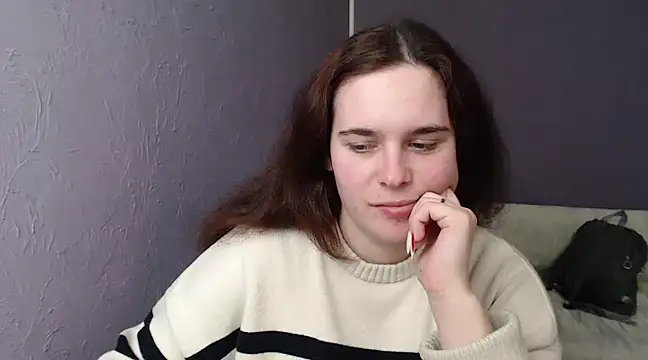 mini girly online show from 25, 2, 2025