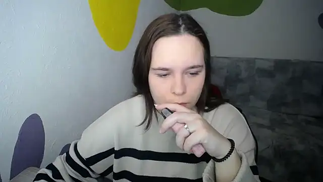 Snapshot of mini_girly chatting on 5, 12, 2025 mini girly online show from 5, 12, 2025