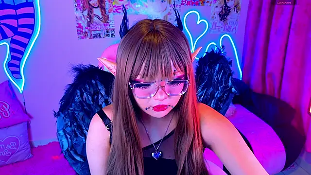 Snapshot of LaytonBox chatting on 24, 2, 2025 LaytonBox online show from 24, 2, 2025
