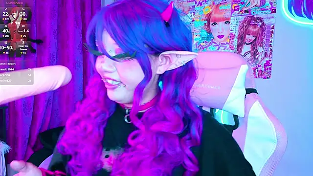 Snapshot of LaytonBox chatting on 7, 3, 2025 LaytonBox online show from 7, 3, 2025
