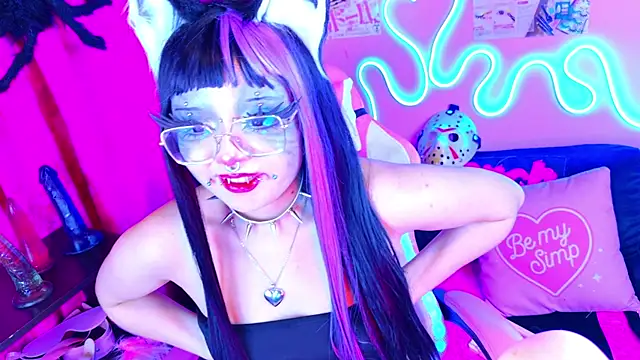 Snapshot of LaytonBox chatting on 14, 3, 2025 LaytonBox online show from 14, 3, 2025