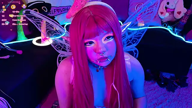 Snapshot of LaytonBox chatting on 26, 9, 2025 LaytonBox online show from 26, 9, 2025