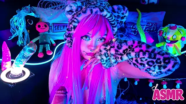 LaytonBox online show from 11, 10, 2025