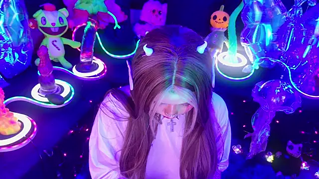 LaytonBox online show from 8, 2, 2026