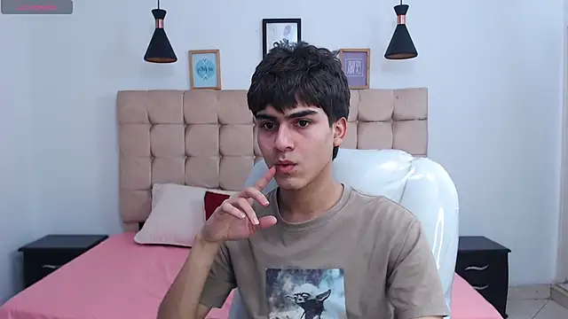 Tommy18   online show from 25, 1, 2025