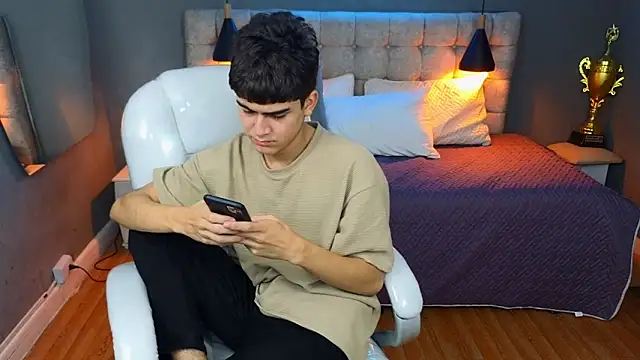 Tommy18   online show from 13, 3, 2025