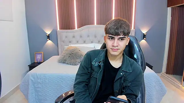 Tommy18   online show from 5, 10, 2025