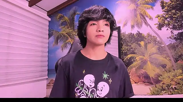 AllanYong18 online show from 4, 2, 2025