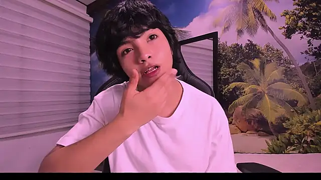 AllanYong18 online show from 8, 2, 2025