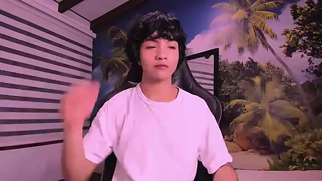 AllanYong18 online show from 16, 2, 2025