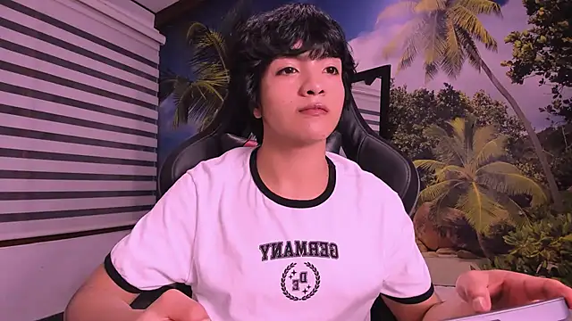 AllanYong18 online show from 16, 2, 2025