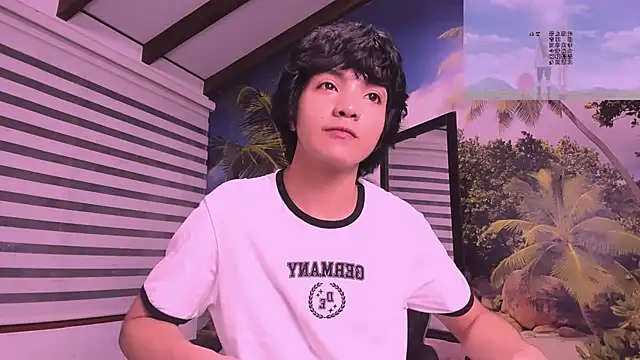 AllanYong18 online show from 27, 2, 2025