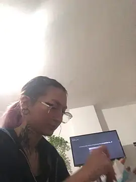 Snapshot of NubeZea chatting on 27, 1, 2025 NubeZea online show from 27, 1, 2025