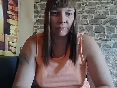 Snapshot of YviEngel87 chatting on 22, 2, 2025 YviEngel87 online show from 22, 2, 2025