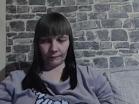 Snapshot of YviEngel87 chatting on 2, 3, 2025 YviEngel87 online show from 2, 3, 2025