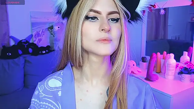 Emily  Mooree online show from 8, 2, 2025