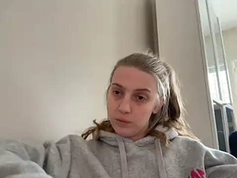 Snapshot of Ella-82 chatting on 27, 2, 2025 Ella-82 online show from 27, 2, 2025