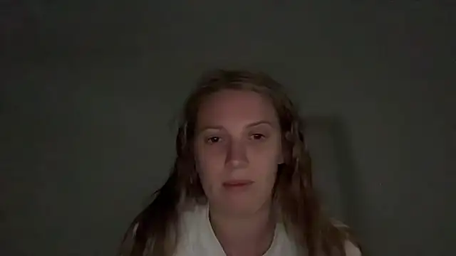 Snapshot of Ella-82 chatting on 6, 7, 2026 Ella-82 online show from 6, 7, 2026
