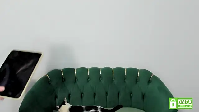 BelovedKhloee online show from 29, 1, 2025