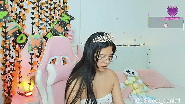 sweet dania  online show from 24, 10, 2025