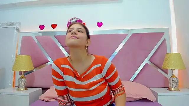 Snapshot of MiaQueen021 chatting on 22, 9, 2025 MiaQueen021 online show from 22, 9, 2025