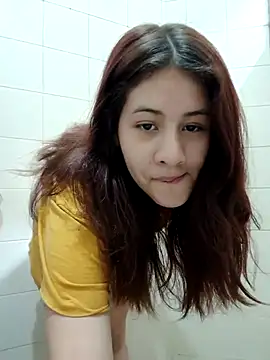 Snapshot of MiaQueen021 chatting on 6, 10, 2025 MiaQueen021 online show from 6, 10, 2025