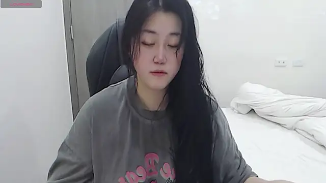 Snapshot of minnie9009 chatting on 28, 2, 2025 minnie9009 online show from 28, 2, 2025