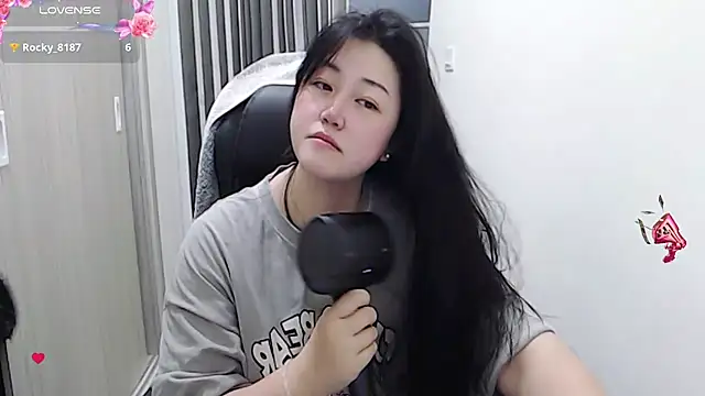 Snapshot of minnie9009 chatting on 18, 3, 2025 minnie9009 online show from 18, 3, 2025
