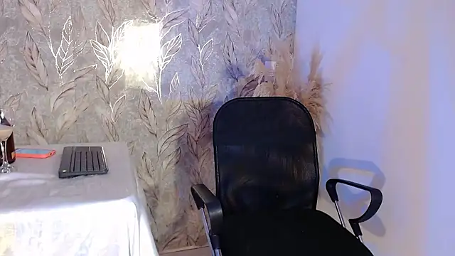 RAICHELLCOOPER1 online show from 11, 1, 2026