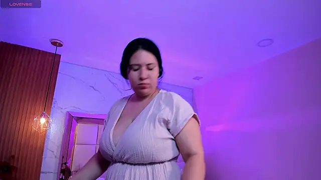 zoes milee online show from 3, 3, 2026