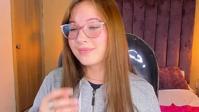 Dahlia Rousse online show from 9, 11, 2025