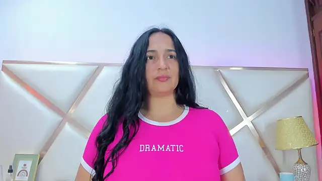 LucineArias online show from 17, 2, 2025