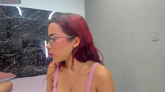 Snapshot of queen-090 chatting on 17, 3, 2025 queen-090 online show from 17, 3, 2025