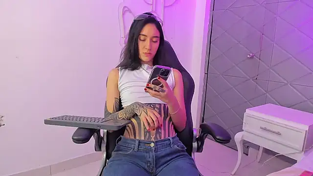 MeganPresleyy online show from 18, 5, 2026