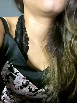 Snapshot of bellysantinha chatting on 6, 10, 2025 bellysantinha online show from 6, 10, 2025