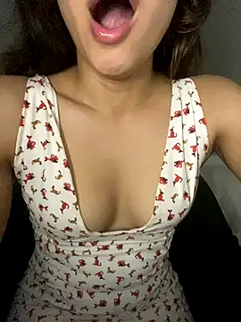 Snapshot of bellysantinha chatting on 13, 10, 2025 bellysantinha online show from 13, 10, 2025
