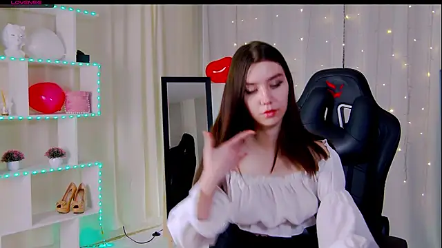 Amelia skyy online show from 7, 3, 2025