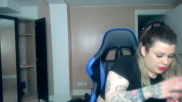 Snapshot of vanillachocduo chatting on 12, 3, 2025 vanillachocduo online show from 12, 3, 2025