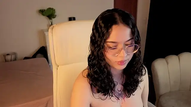 Snapshot of Renaxi_Smith chatting on 23, 10, 2025 Renaxi Smith online show from 23, 10, 2025