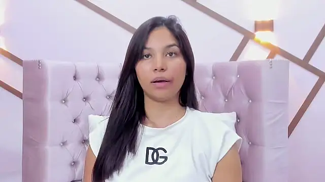 CharlotteGraay online show from 4, 2, 2025