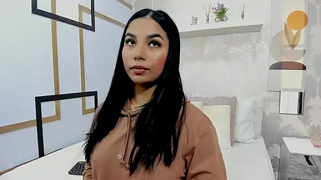 CharlotteGraay online show from 8, 10, 2025