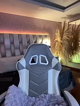 Sara  collins   online show from 19, 12, 2025