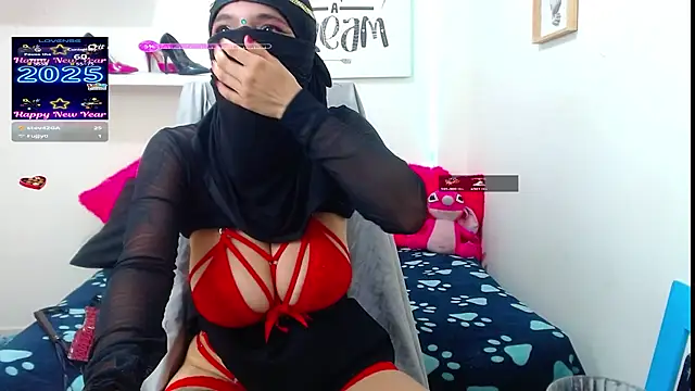 Snapshot of azahara_faraah chatting on 11, 1, 2025 azahara faraah online show from 11, 1, 2025