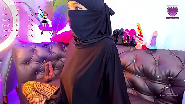 Snapshot of azahara_faraah chatting on 16, 9, 2025 azahara faraah online show from 16, 9, 2025