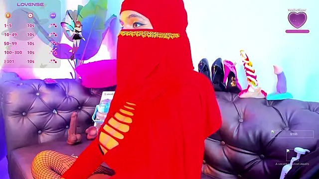 Snapshot of azahara_faraah chatting on 23, 9, 2025 azahara faraah online show from 23, 9, 2025