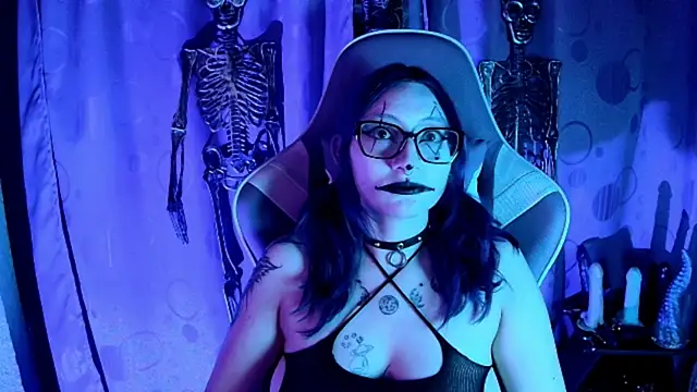 Snapshot of Kimlennox_ chatting on 4, 11, 2025 Kimlennox online show from 4, 11, 2025