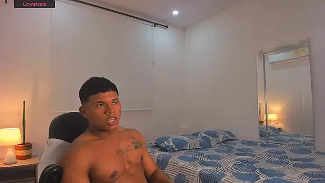 Snapshot of maxsteel177 chatting on 4, 3, 2025 maxsteel177 online show from 4, 3, 2025